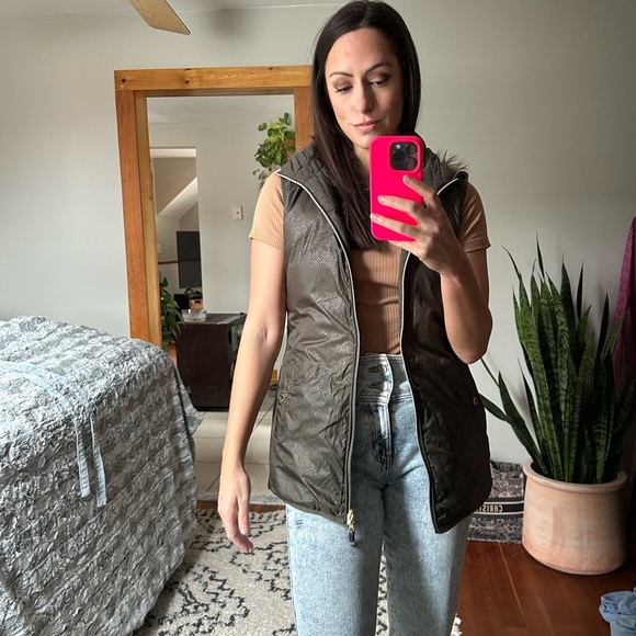 MK reversible vest. - Picture 8 of 15